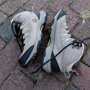 Timberland brown tan leather mid lace up Gore Tex hiking boots Womens 7.5